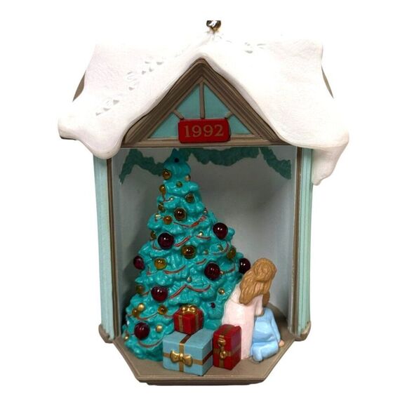 Hallmark Village Collection Set Of 4 Buildings Halls Station Mission Church Lot - Picture 7 of 16